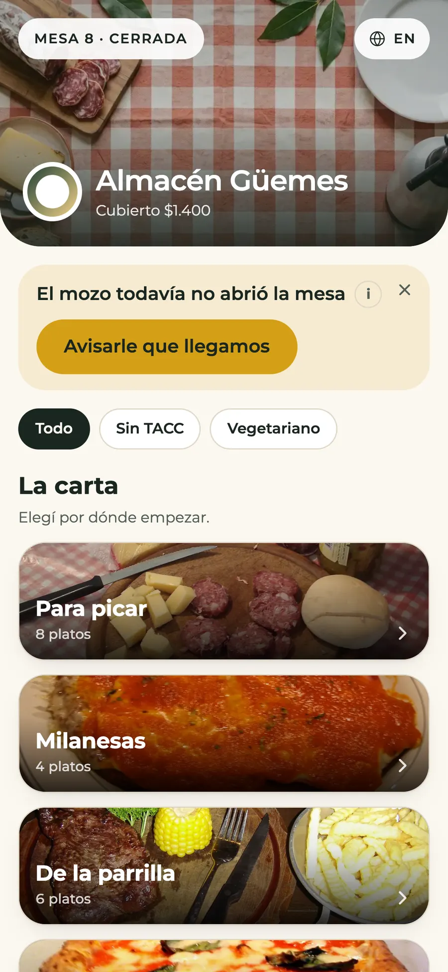 La carta en modo lectura: el mozo todavía no abrió la mesa